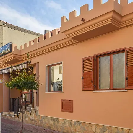 Gorgeous Apartment In Limbadi With Wifi Apartament
