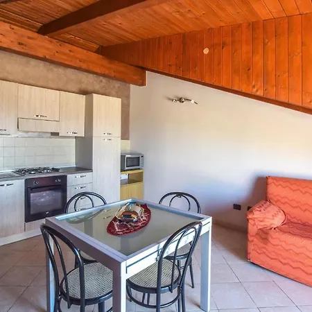 Apartament Gorgeous Apartment In Limbadi With Wifi *